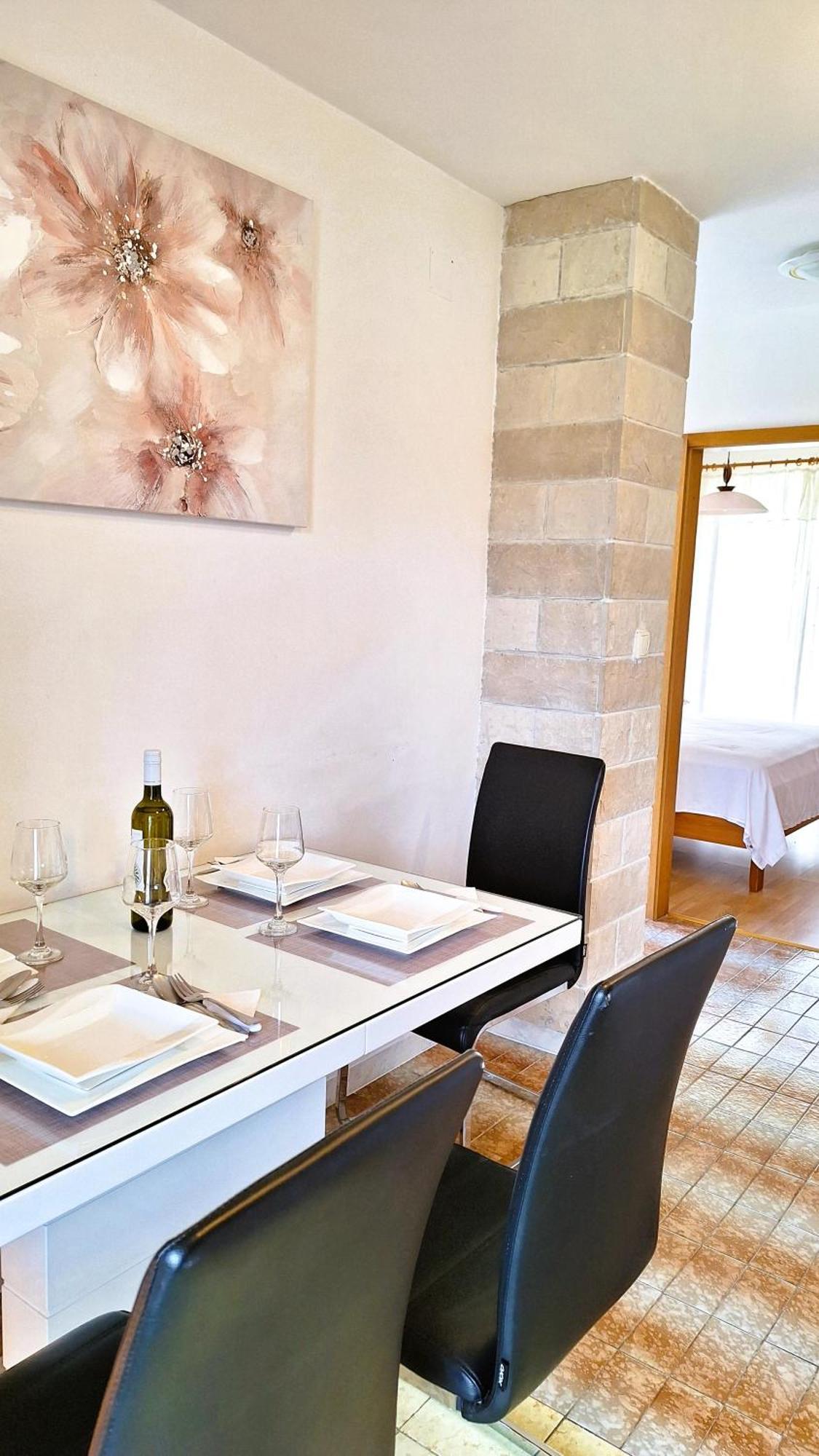 Apartmani I & J Seric Seget Vranjica Esterno foto