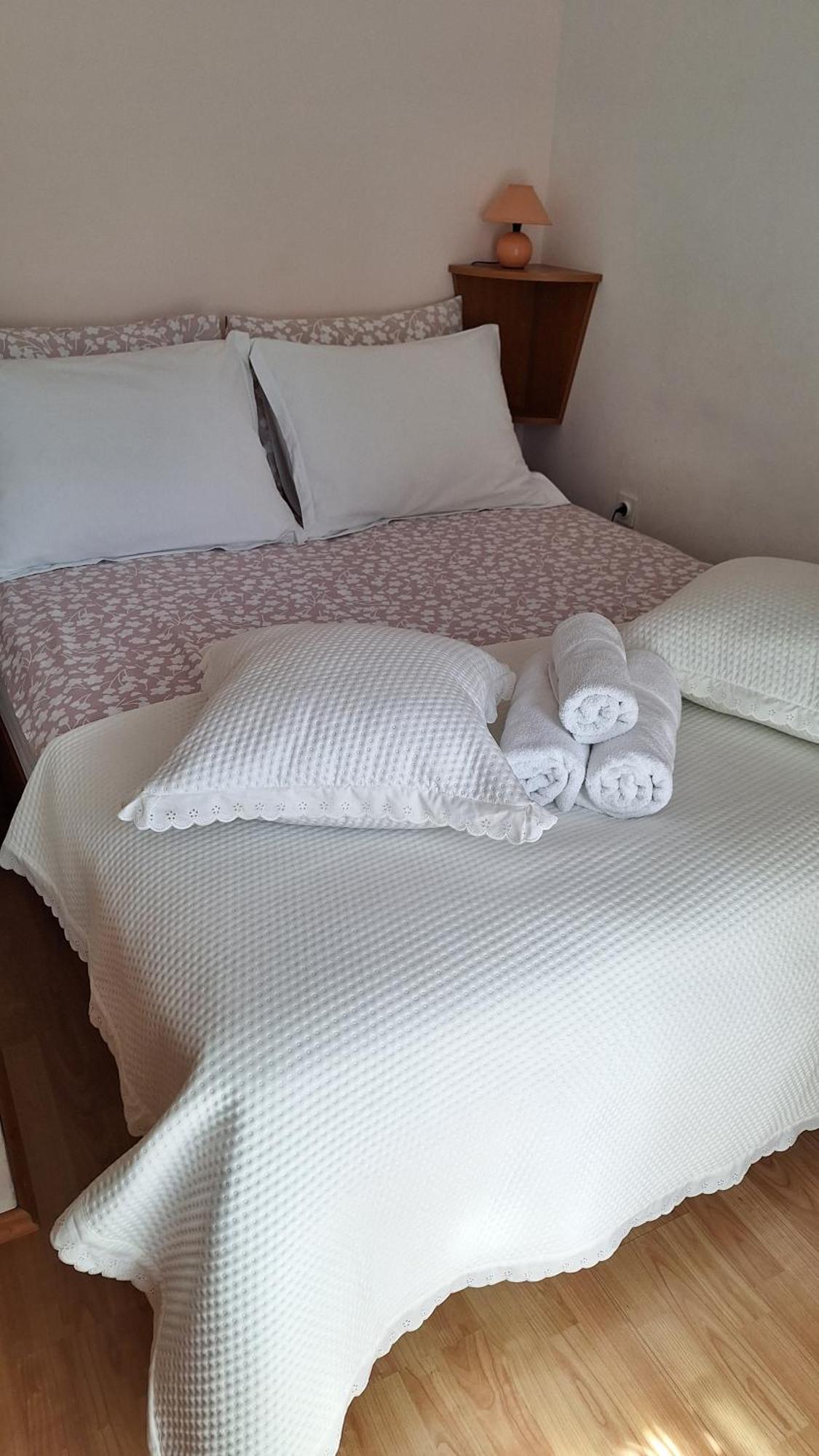 Apartmani I & J Seric Seget Vranjica Esterno foto