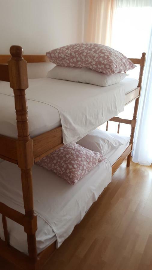 Apartmani I & J Seric Seget Vranjica Esterno foto