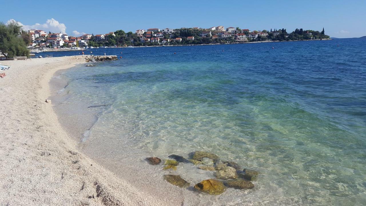 Apartmani I & J Seric Seget Vranjica Esterno foto